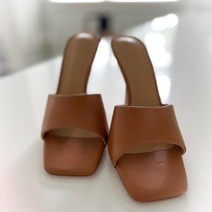 Tony Bianco Flora Mule Sandals (Camel), Size 7, never worn. (New $181)